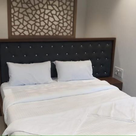 Dukes Plaza Hotel Kalyan Ngoại thất bức ảnh